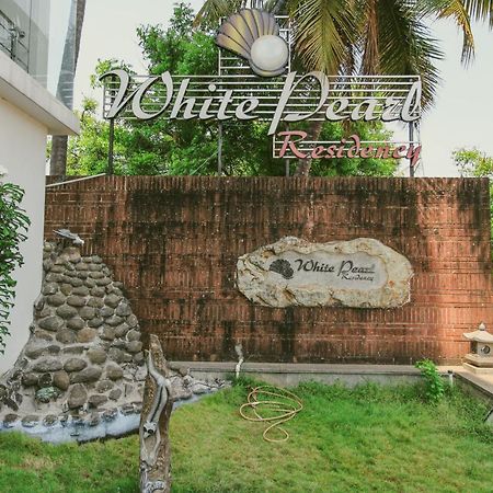 White Pearl Residency Hotel Pondicherry Exterior foto