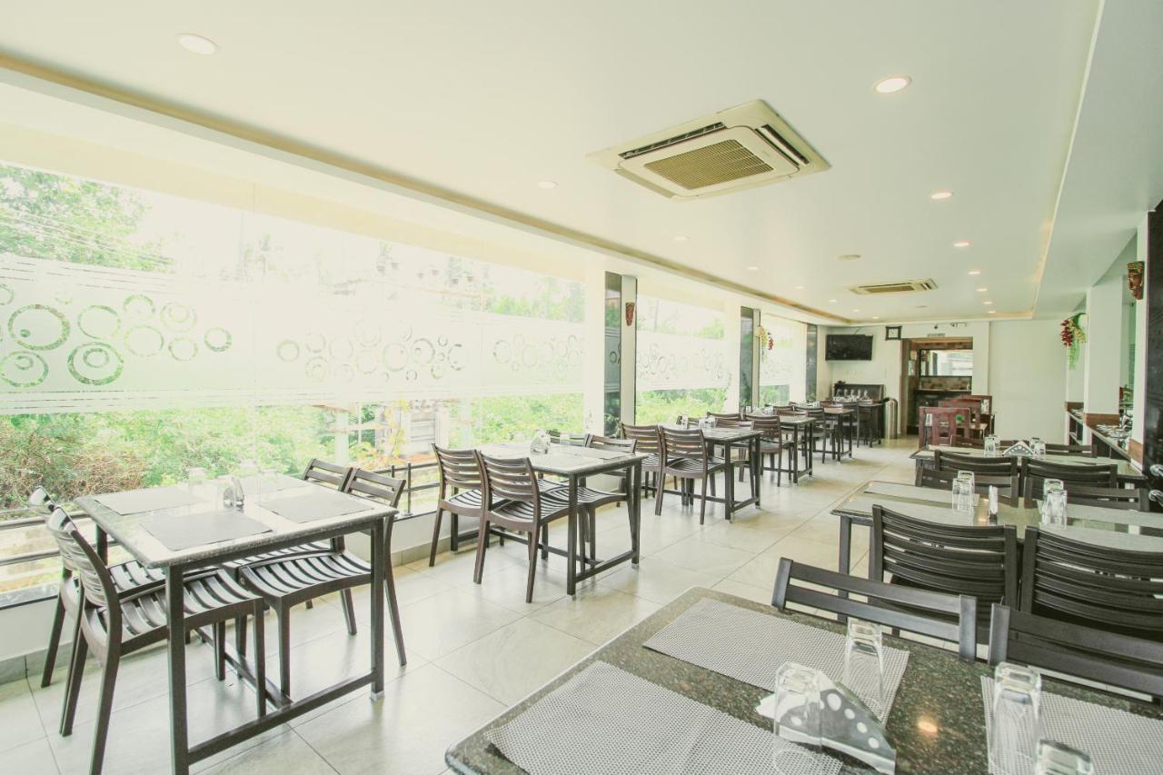 White Pearl Residency Hotel Pondicherry Exterior foto
