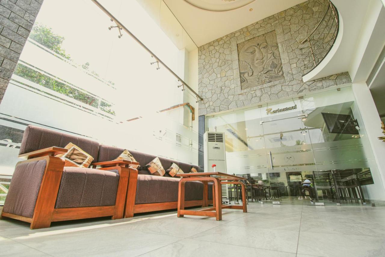 White Pearl Residency Hotel Pondicherry Exterior foto
